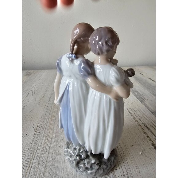 Royal Copenhagen 939 girl pajamas‎ doll figurine vintage Denmark sisters - Picture 4 of 9